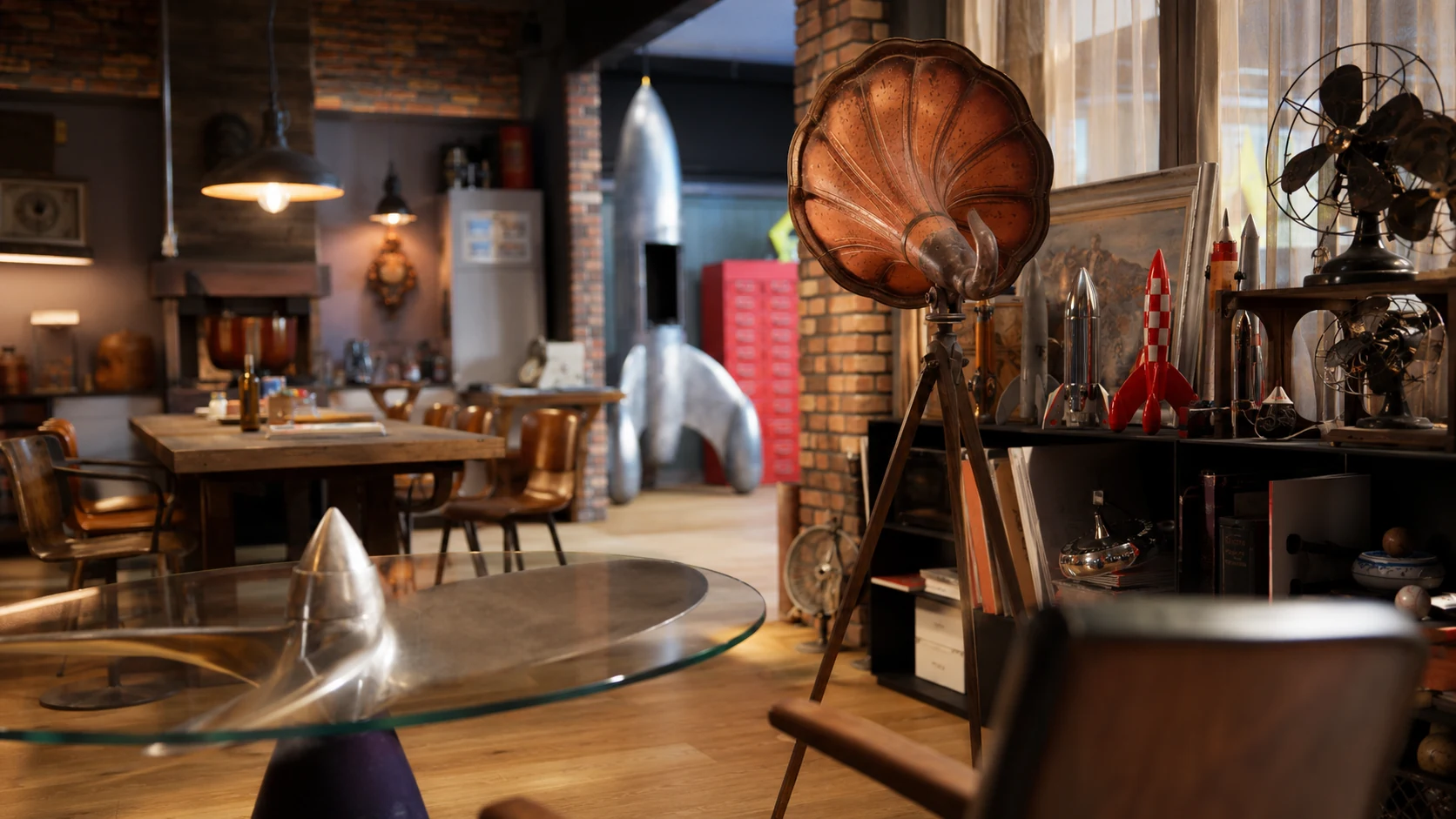 Atelier mit Grammophon, Rakete und Propellertisch